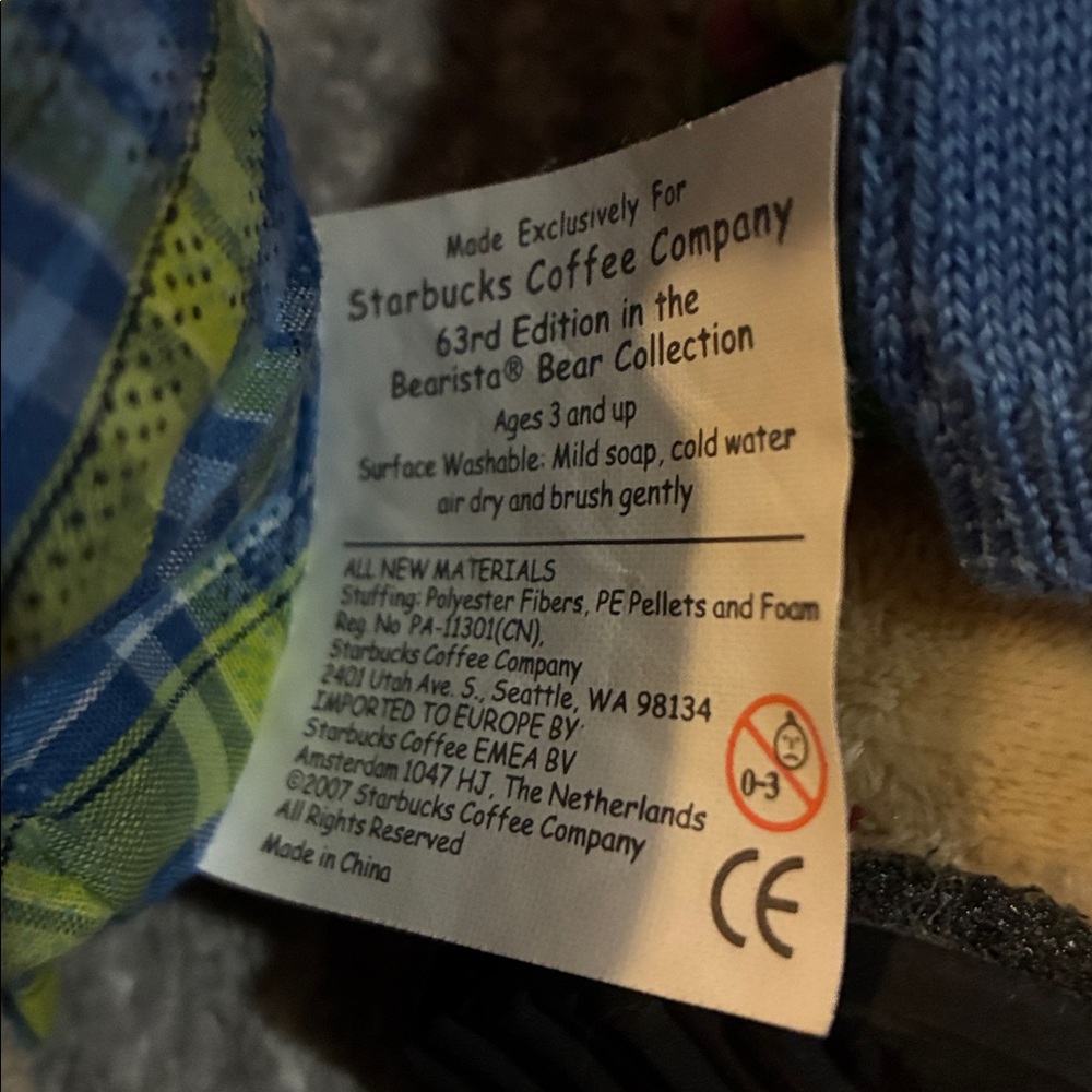 2007 Starbucks Summer Boy and Girl Bears - Picture 4 of 4